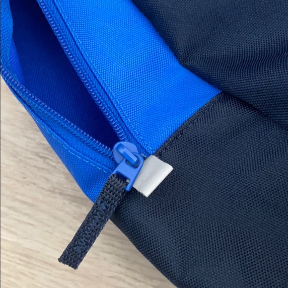 NWOT!! Reebok Backpack! 💙🖤 - Picture 5 of 5